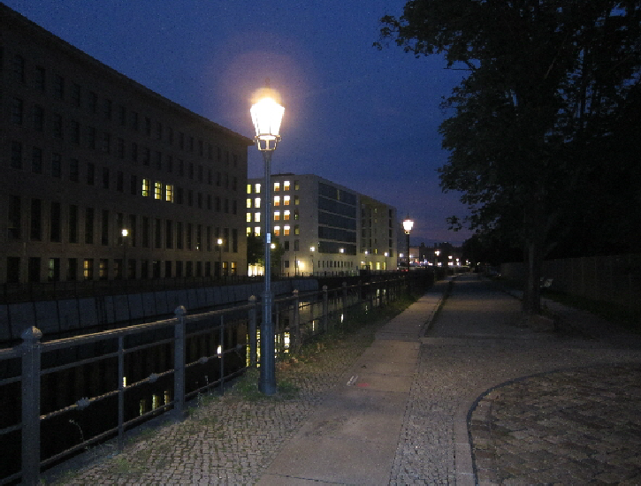 Berlin-Friedrichsgracht-Schinkelleuchte