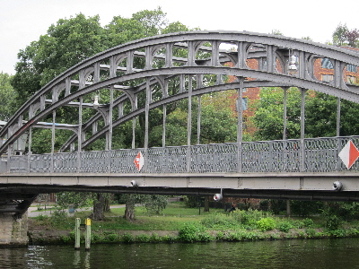LED-Hangeleuchte-A11-Gerickesteg